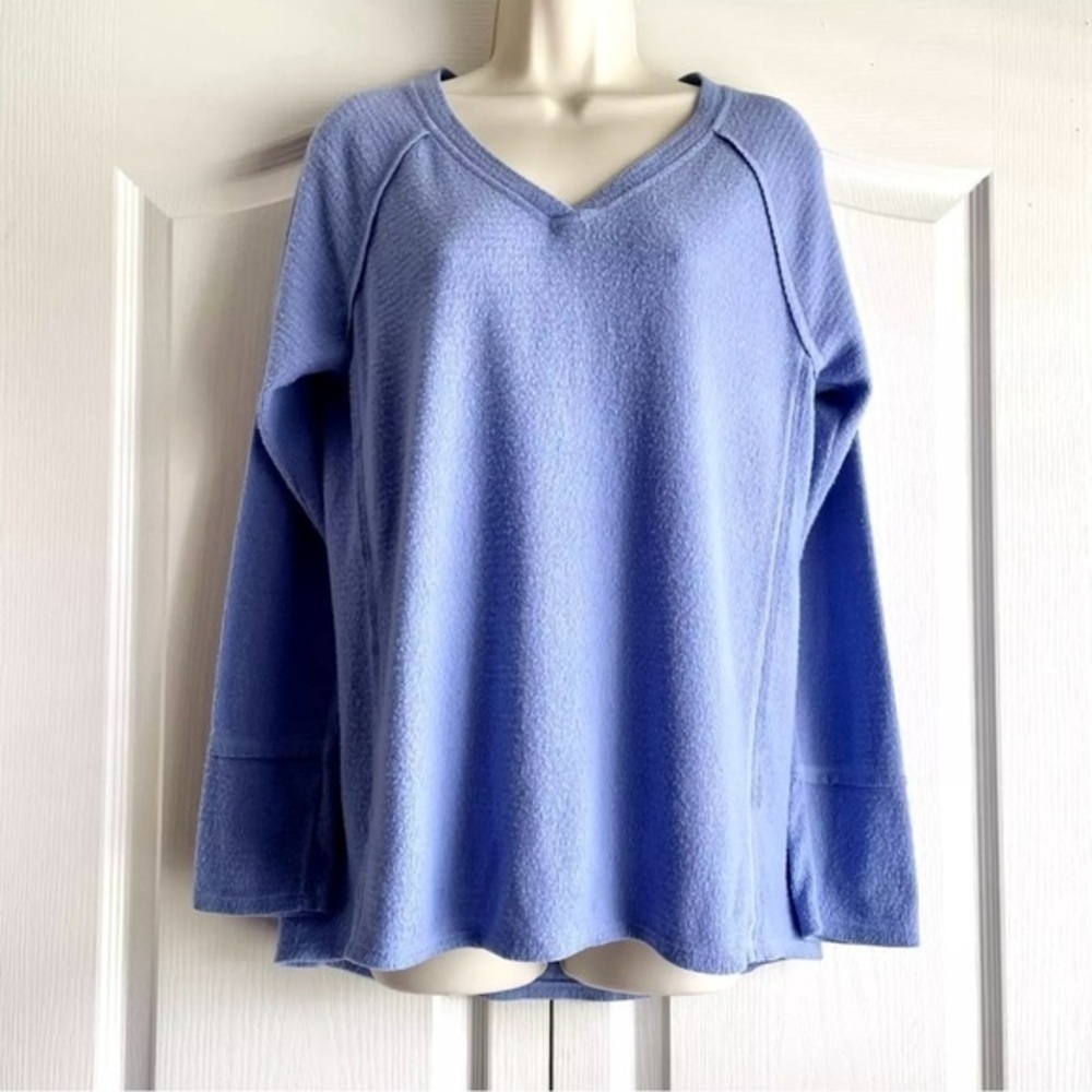 Wildfox V Neck Sweater - Picture 2 of 8